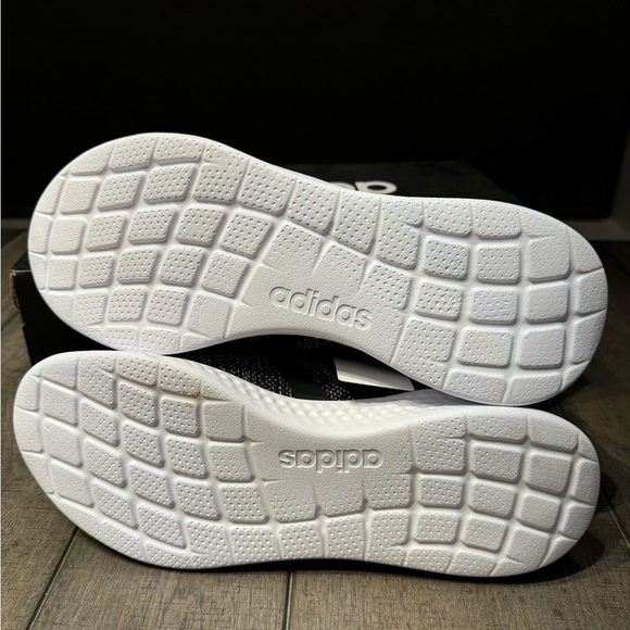 Men’s Addidas Black running shoes - Picture 4 of 4